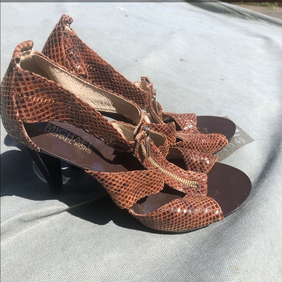 Micheal Kors Heels - Picture 2 of 4